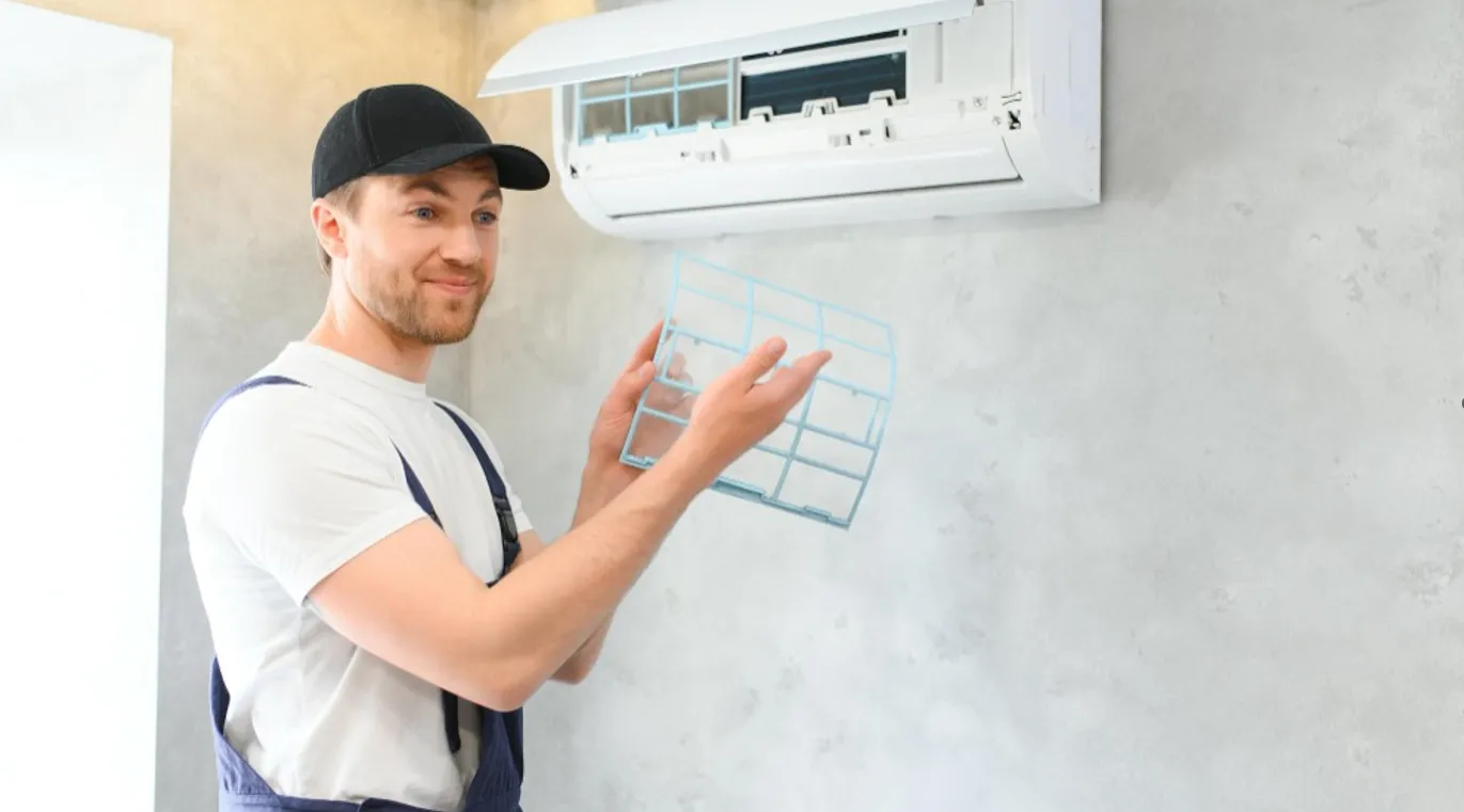 Čistenie filtra v klimatizácii.