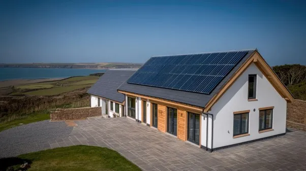 Canadian Solar solárne panely na šikmej streche