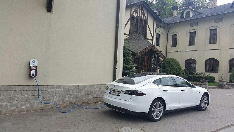 obrázok Tesla Bankov